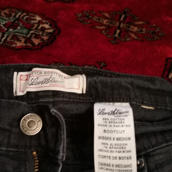 Ladies Levi's skinny and bootcut - Picture 3 of 5